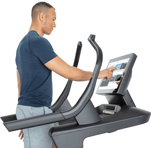 Freemotion i22.9 Incline Trainer w/Touch Screen (Remanufactured)