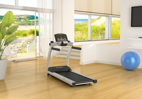 Life Fitness T7-0 Treadmill (Remanufactured)